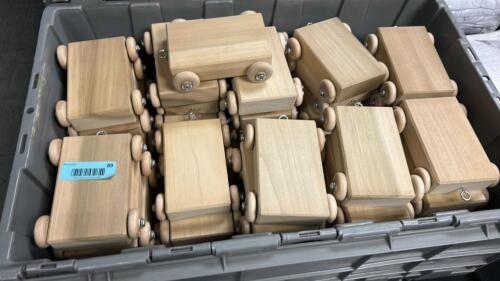 (1) ASSORTED LOT OF UNFINISHED WOODEN TOY CAR/CART