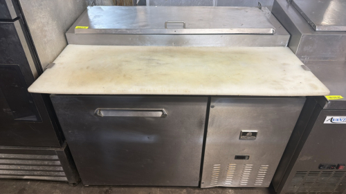 KELVINATOR COMMERCIAL SINGLE DOOR REFRIGERATED PIZZA PREP TABLE