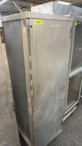 ENCLOSED SHEET PAN RACK