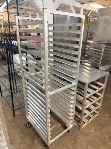 (1) ROLLING PAN RACK