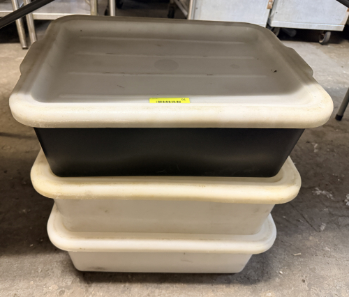 (3) ASSORTED BUS TUBS WITH LIDS