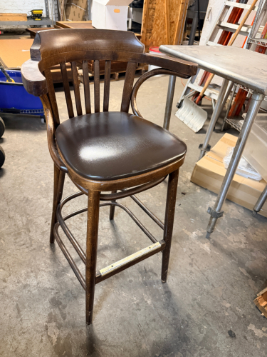 (4) ARMED BAR STOOL