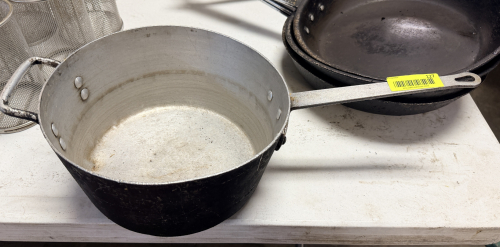 (1) 1O INCH POT