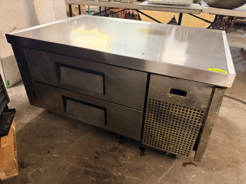 (1) COMMERCIAL REFRIGERATED CHEF BASE