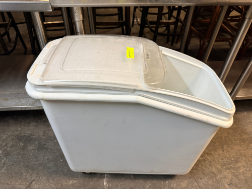 (1) ROLLING INGREDIENT BIN WITH LID