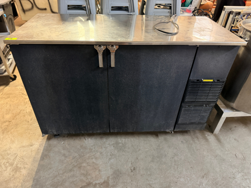 GLASSTENDER BACK BAR REFRIGERATOR WITH STAINLESS STEEL TOP