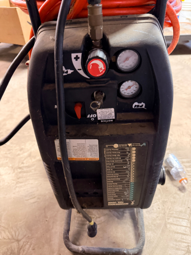 (1) CAMPBELL HAUSFELD AIR COMPRESSOR