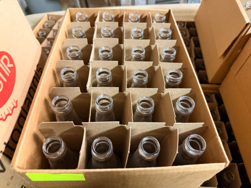 (1) LOT OF ASSORTED BOTTLES AND CAPS IN BOXES