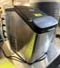 (1) VEVOR ICE MAKER
