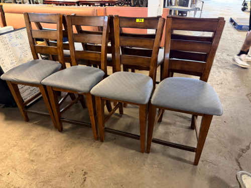 (8) WOODEN CHAIRS