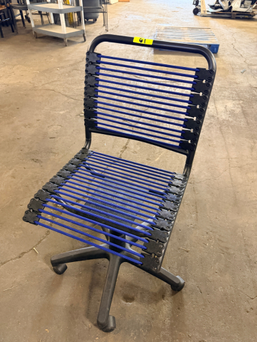 (1) BLUE ROLLING OFFICE CHAIR