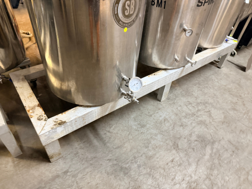 (1) ALUMINUM DUNNAGE RACK