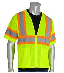 (3) SAFETY VESTS