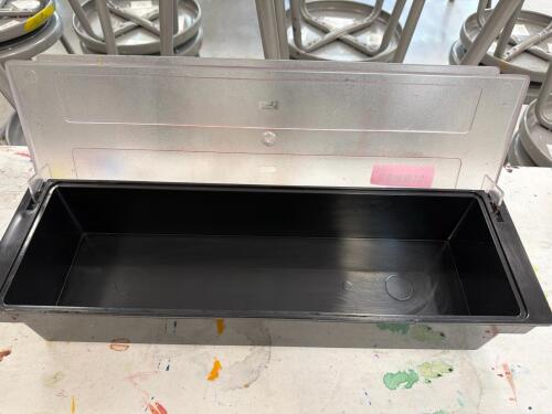 (1) BLACK PLASTIC CONDIMENT CADDY WITH HINGED LID