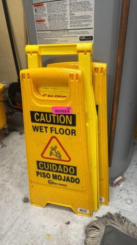 (1) LOT OF 3 WET FLOOR SIGNS AND MOP