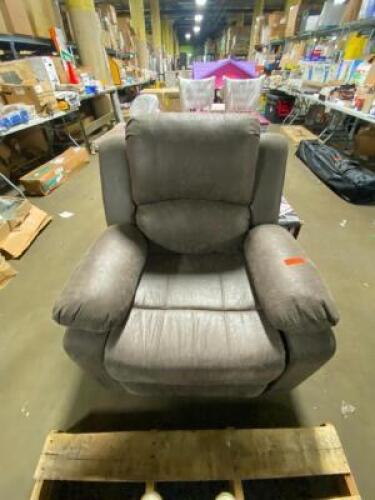 DESCRIPTION: (1) GARRETT GREY ROCKING RECLINER BRAND/MODEL: RELAX-A-LOUNGER/RC-DBYKU3008 INFORMATION:&nbsp;1-POSITION RETAIL$: 299.99 SIZE: 39.37"H X 35.5"