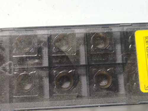 (20) CARBIDE TURNING INNSERTS