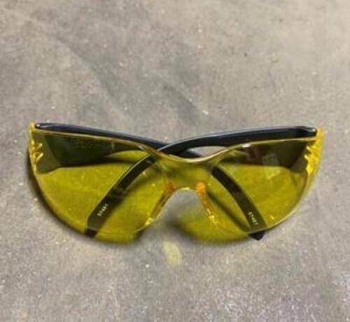 DESCRIPTION: (1) PACK OF (12) SAFETY GLASSES BRAND/MODEL: CODE RED/CS931 INFORMATION: BLACK & YELLOW RETAIL$: 19.95 PER PK OF 12 SIZE: UNIVERSAL QTY:
