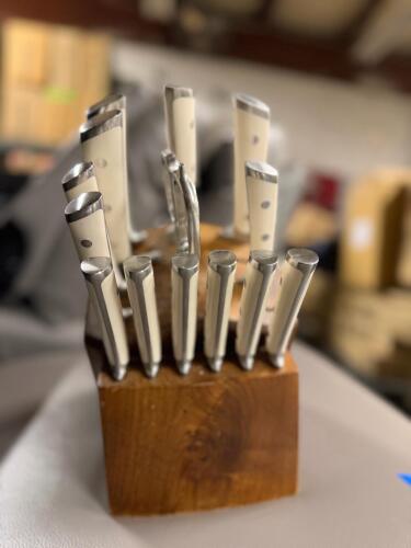 (1) KNIFE BLOCK SET