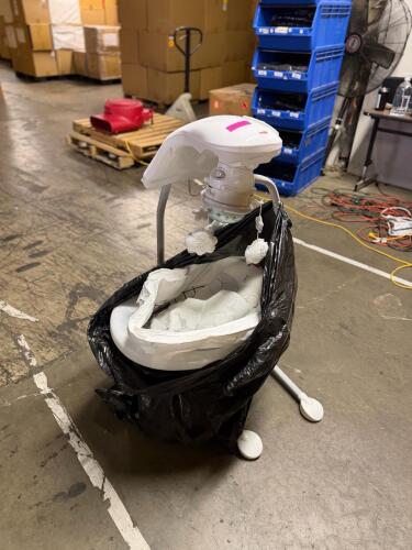 (1) ELECTRIC BABY SWING