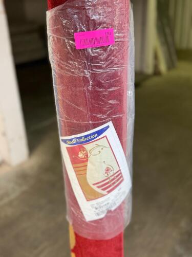 (1) RED AREA RUG