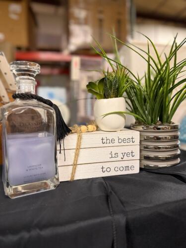 (1) ASSORTED LOT OF HOME D&Eacute;COR & FAUX PLANT ACCENTS