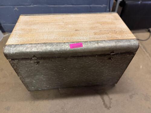 (1) METAL STORAGE CHEST