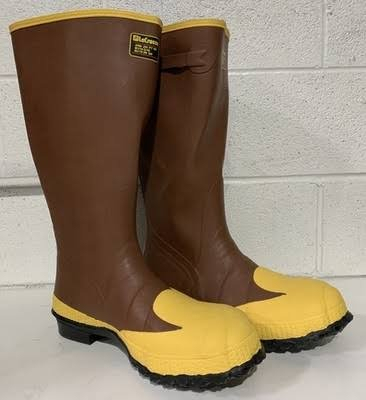 (1) PAIR OF RUBBER WORK BOOTS, HARD TOE