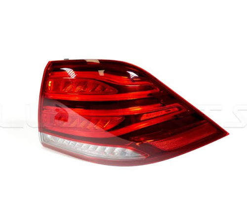 (1) REAR TAIL LIGHT