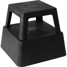 (1) PLASTIC STEP STOOL