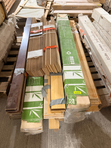 PALLET OF ASSORTED HARDWOOD AND BAMBOO FLOORING