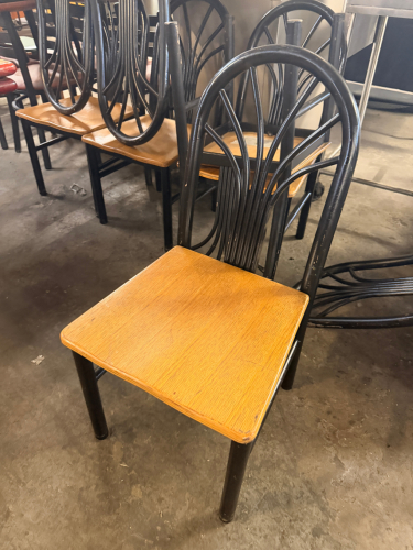 (7) METAL FRAMED CHAIRS W/ WOODEN SEATS.