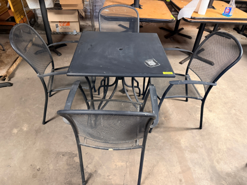 30" X 30" METAL PATIO TABLE W/ (4) CHAIRS