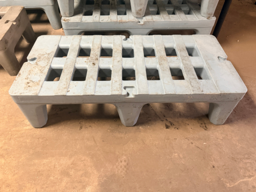 4' HEAVY DUTY PLASTIC DUNNAGE RACK