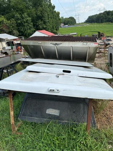(1) ASSORTED LOT OF 3 TONNEAU COVERS