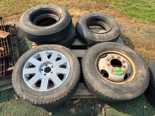 PALLET OF ASSORTED WHEELS AND TIRES.