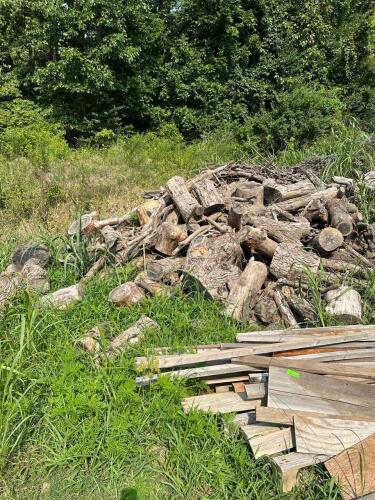 (1) ASSORTED LOT OF WOOD