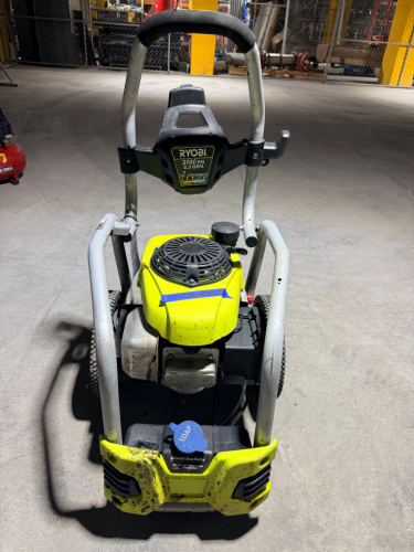 RYOBI GAS-POWERED PRESSURE WASHER WITH 3,100 PSI MAXIMUM PRESSURE, 2.5 GPM