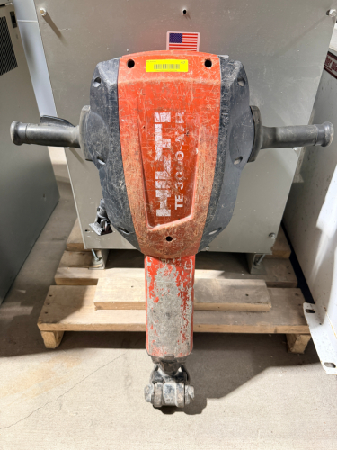ELECTRIC DEMOLITION HAMMER / BREAKER