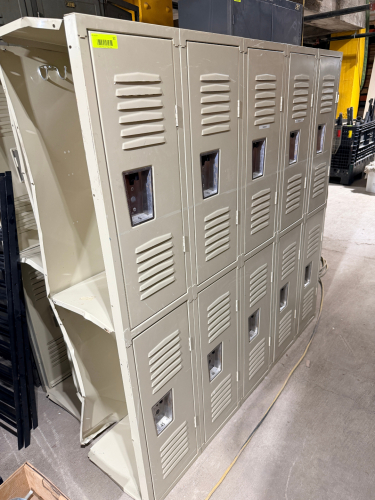 10-DOOR DOUBLE-TIER METAL EMPLOYEE LOCKER BANK WITH FIVE FULL-HEIGHT COLUMNS