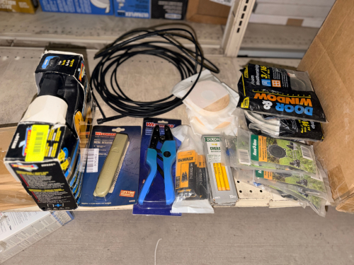 (1) LOT OF ASSORTED HARDWARE AND TOOLING.