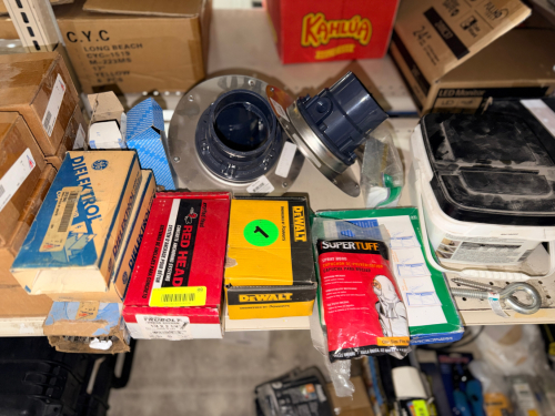 (1) LOT OF ASSORTED HARDWARE AND TOOLING.