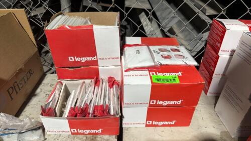 (1) ASSORTED LOT OF WALL PLATES & COAX CABLE WALL JACKS &ndash; WHITE