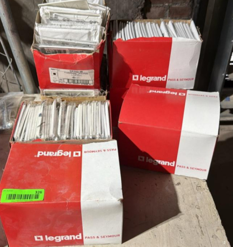 (1) ASSORTED LOT OF LEGRAND / PASS & SEYMOUR ELECTRICAL WALL PLATES & DEVICE COVERS &ndash; WHITE