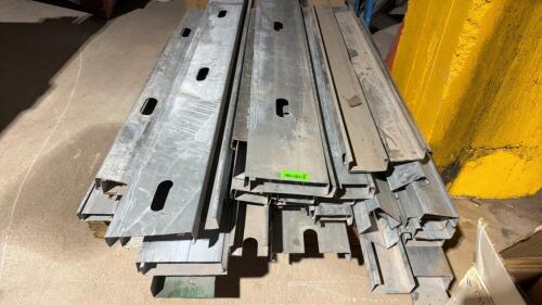 (1) LOT OF GALVANIZED STEEL STRUT CHANNEL / METAL FRAMING