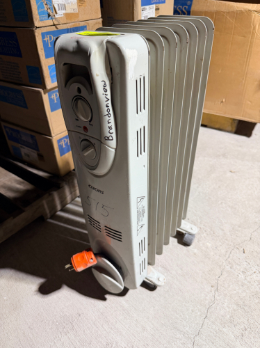 (1) PELONIS ELECTRIC HEATER TOWER.