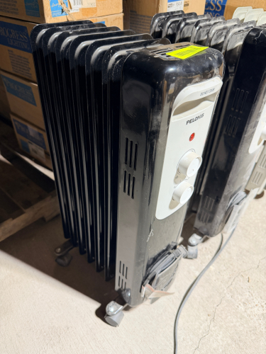 (1) PELONIS ELECTRIC HEATER TOWER.