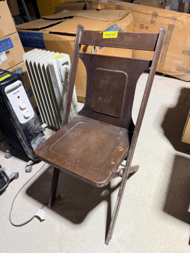 (12) VINTAGE METAL FOLDING / BANQUET CHAIRS