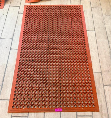 (3) 5' X 3' RED RUBBER KITCHEN MATS