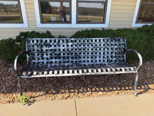 (1) BLACK METAL OUTDOOR BENCH